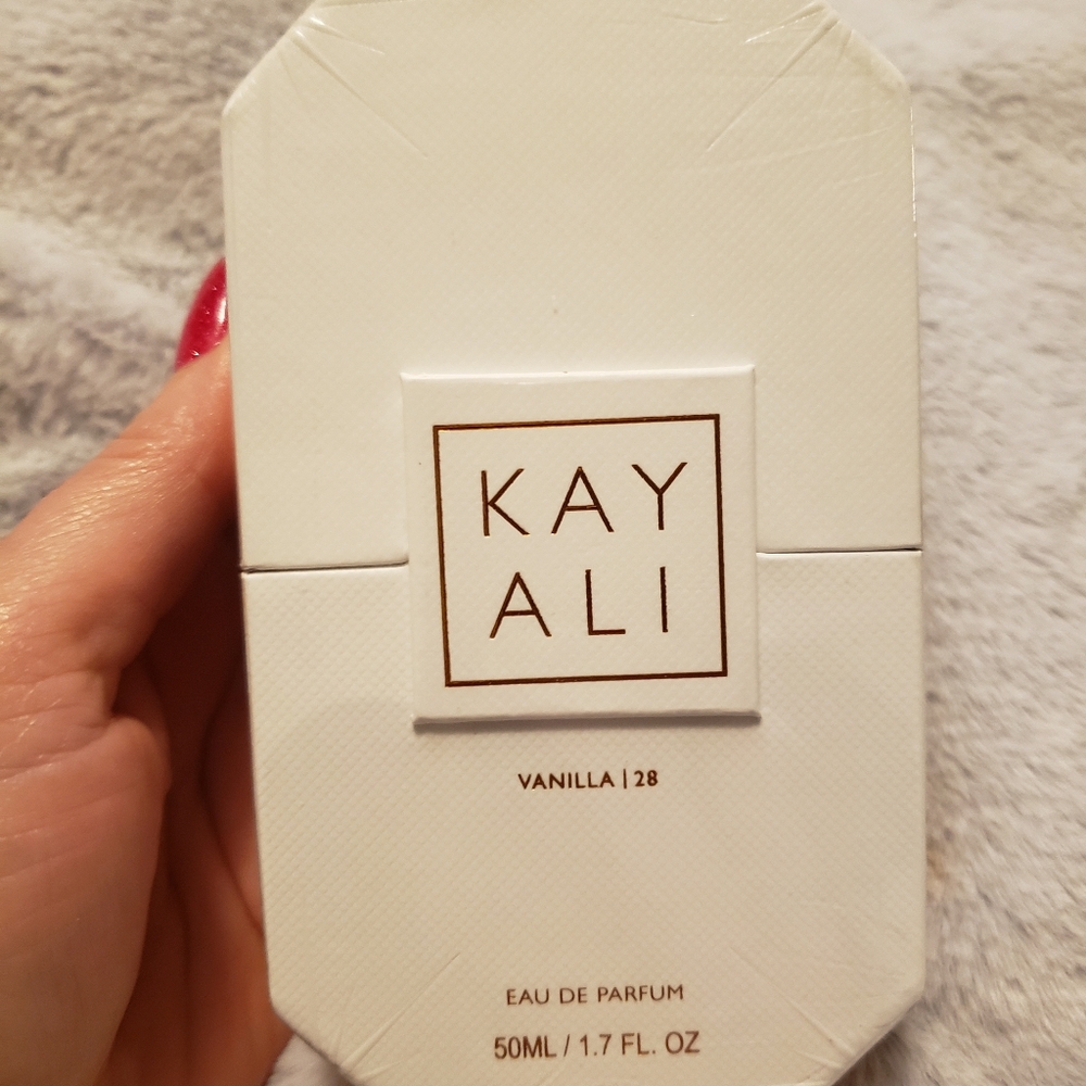 Kayali vanilla 28